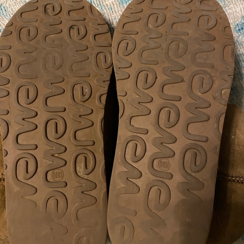Emu Stinger Lo Sheepskin Boots View 4